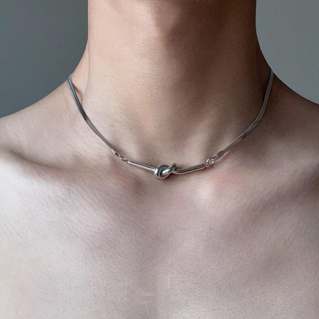Hip Hop Cold Style Knot Fun Snake Bone Chain Short Titanium Steel Men's Necklace Female Clavicle Chain Non-Fading Sweater Chain