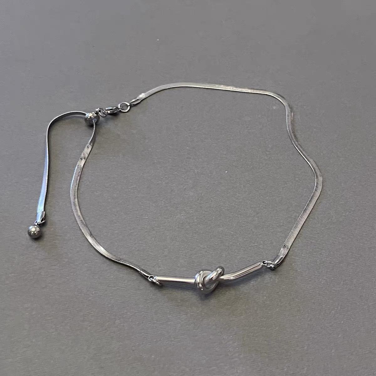 Hip Hop Cold Style Knot Fun Snake Bone Chain Short Titanium Steel Men's Necklace Female Clavicle Chain Non-Fading Sweater Chain