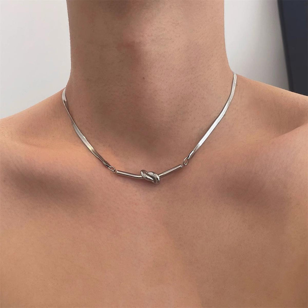 Hip Hop Cold Style Knot Fun Snake Bone Chain Short Titanium Steel Men's Necklace Female Clavicle Chain Non-Fading Sweater Chain
