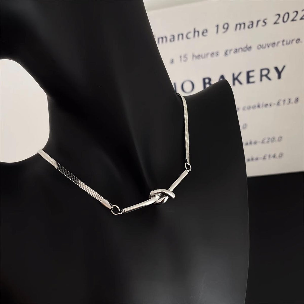 Hip Hop Cold Style Knot Fun Snake Bone Chain Short Titanium Steel Men's Necklace Female Clavicle Chain Non-Fading Sweater Chain