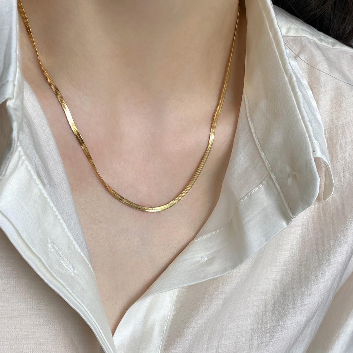 Gold Lock Bone Chain Flat Snake Bone Chain Necklace Women's 18K Gold Plated Ins Simple High-Grade Snake Bone Chain Necklace