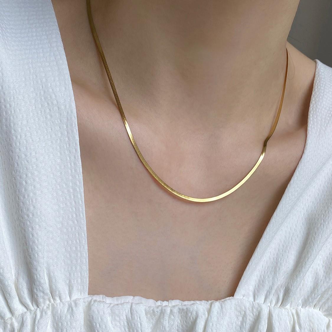 Gold Lock Bone Chain Flat Snake Bone Chain Necklace Women's 18K Gold Plated Ins Simple High-Grade Snake Bone Chain Necklace