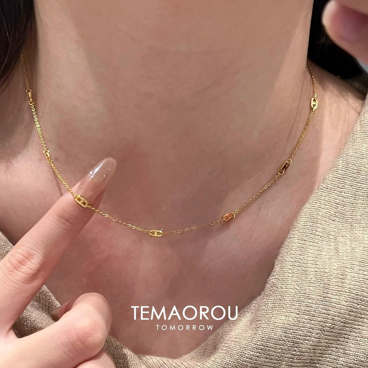 High-Grade Pig Nose Thin Necklace for Women 2025 New Commuter Versatile Exquisite Necklace Choker Accessories