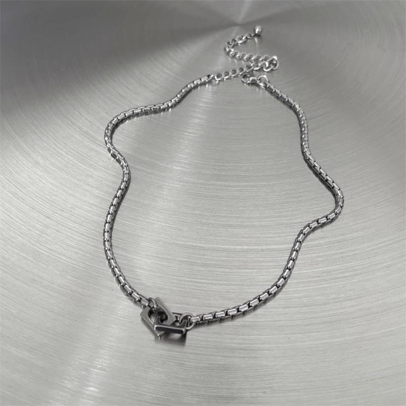 Minimalist Square Ring Buckle Necklace Men's Fashionable Titanium Steel Non-Fading Niche Versatile Retro High-Grade Trendy Clavicle Chain