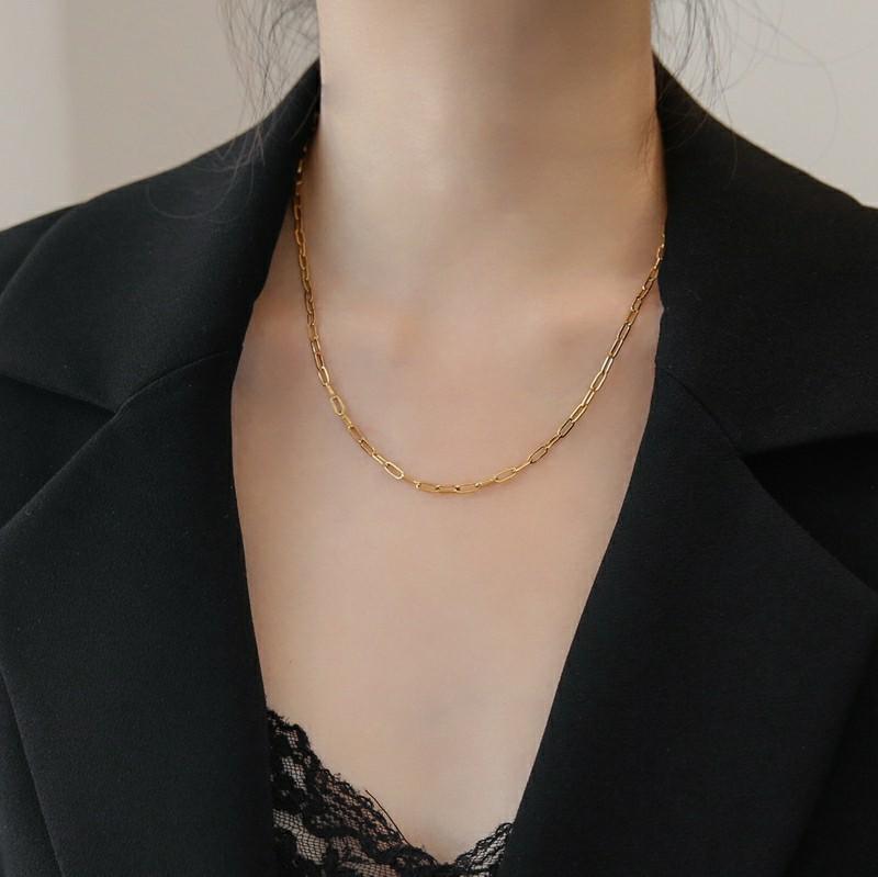French Plain Chain Light Luxury Stacked Thin Cross Chain Titanium Steel Necklace Men and Women All-Match Simple Niche Design Hollow Chain