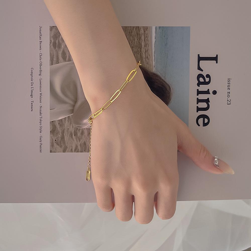 French Plain Chain Light Luxury Stacked Thin Cross Chain Titanium Steel Necklace Men and Women All-Match Simple Niche Design Hollow Chain