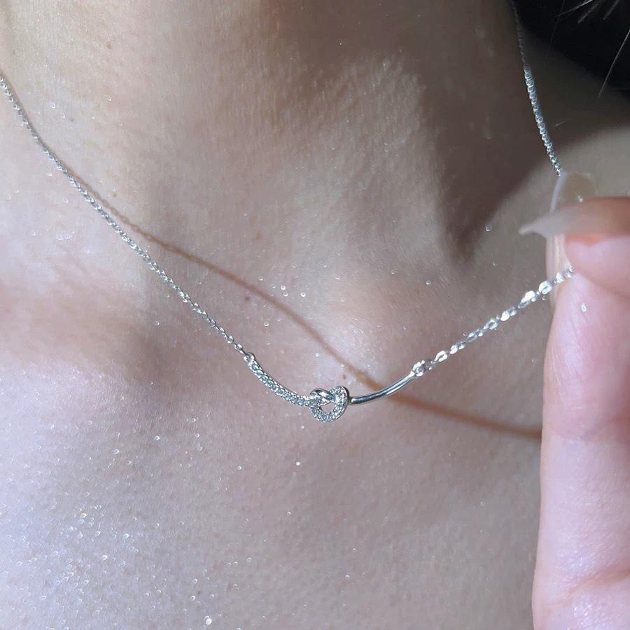 Little Red Book Same Style Knot Smile Necklace Female Temperament Clavicle Chain Japanese and Korean Temperament Flash Diamond Niche Design Sense All-Match