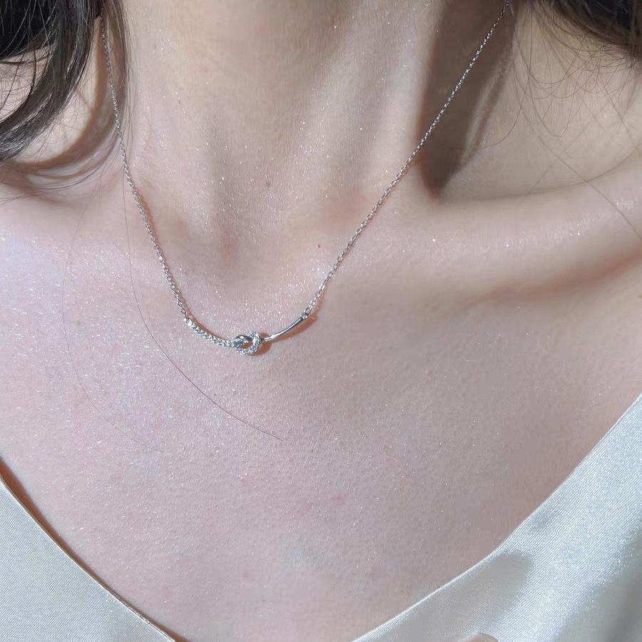 Little Red Book Same Style Knot Smile Necklace Female Temperament Clavicle Chain Japanese and Korean Temperament Flash Diamond Niche Design Sense All-Match
