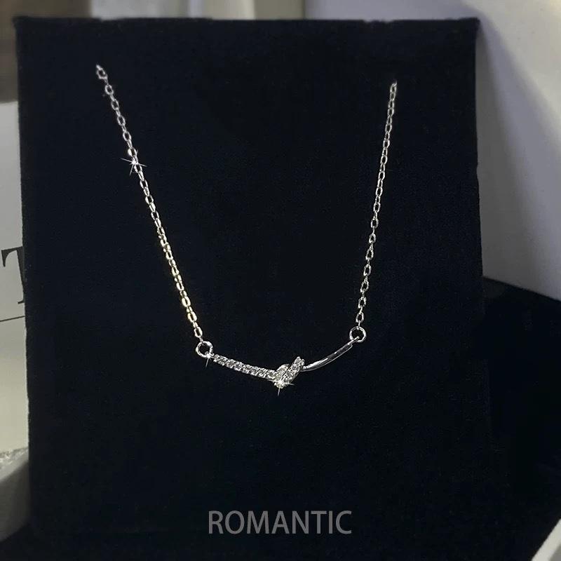 Little Red Book Same Style Knot Smile Necklace Female Temperament Clavicle Chain Japanese and Korean Temperament Flash Diamond Niche Design Sense All-Match