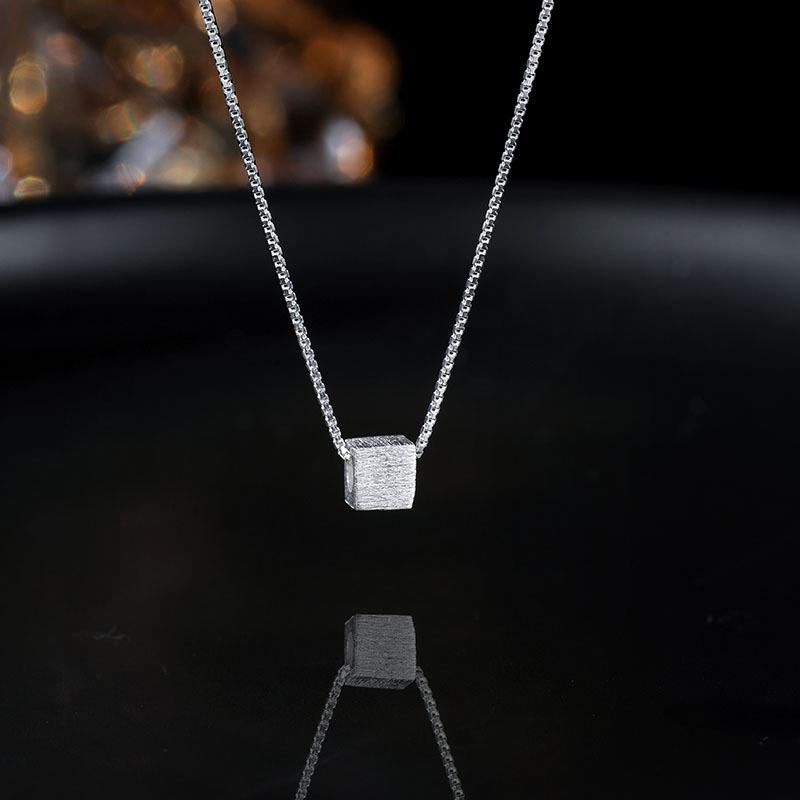 Brushed Single Square Candy Necklace Female Light Luxury Niche Minimalist Style Student Simple Small Exquisite Clavicle Chain