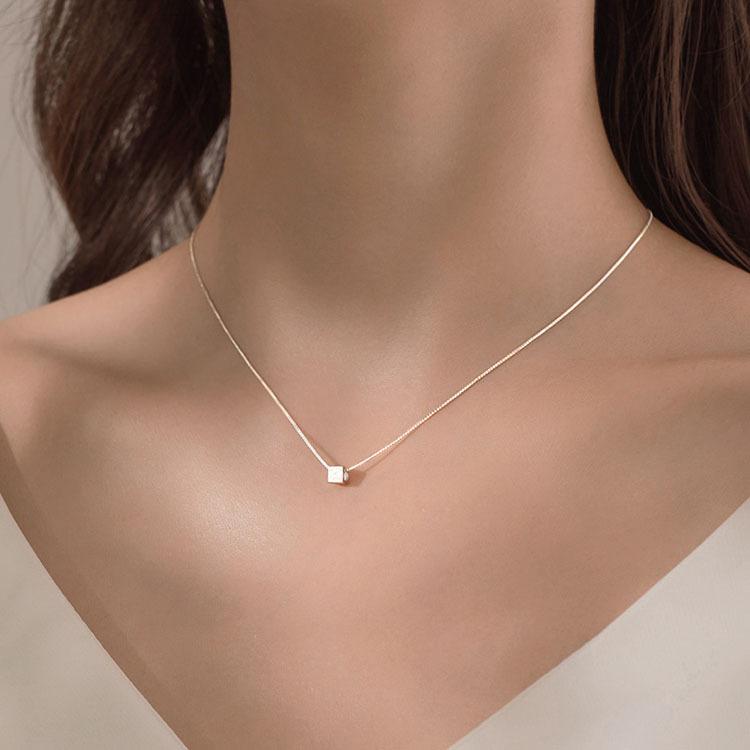 Brushed Single Square Candy Necklace Female Light Luxury Niche Minimalist Style Student Simple Small Exquisite Clavicle Chain