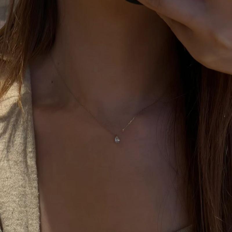 INS Cool Style Light Luxury Water Drop All-Match Pendant Necklace Women's Thin Chain Simple High Sense Ins Niche Clavicle Chain