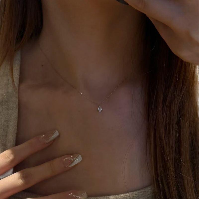 INS Cool Style Light Luxury Water Drop All-Match Pendant Necklace Women's Thin Chain Simple High Sense Ins Niche Clavicle Chain