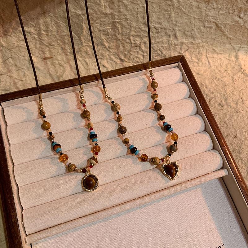 Retro Maillard Lovely Tiger Eye Stone Beaded Necklace for Women Hong Kong Style Elegant White Clavicle Chain Niche All-Matching Accessories