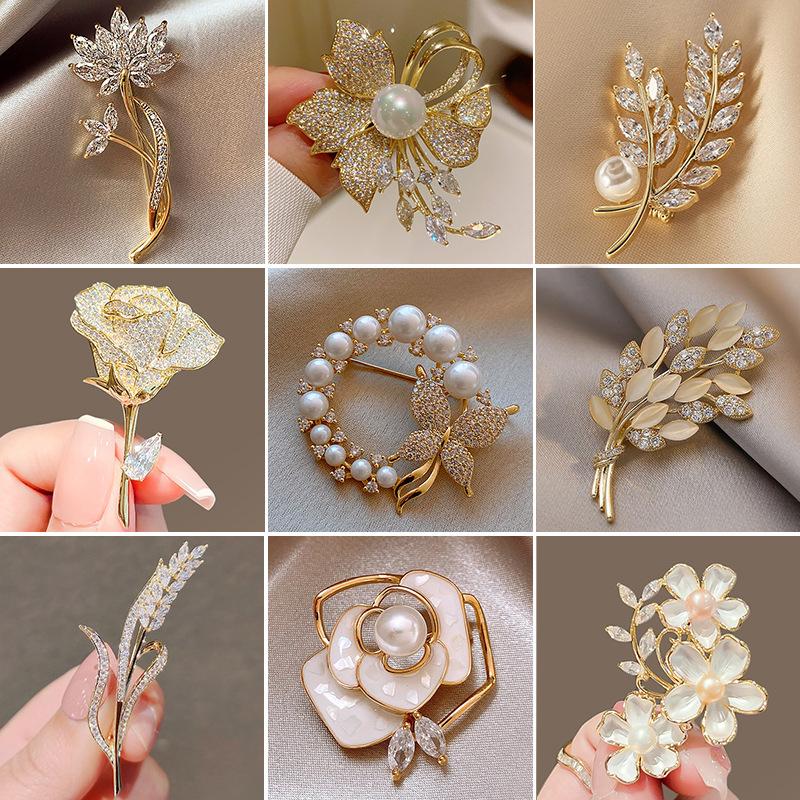 Brooch Anti-Exposure High-Grade Light Luxury Niche Design Anti-Exposure Buckle Pin Corsage Small Brooch Chest Artifact