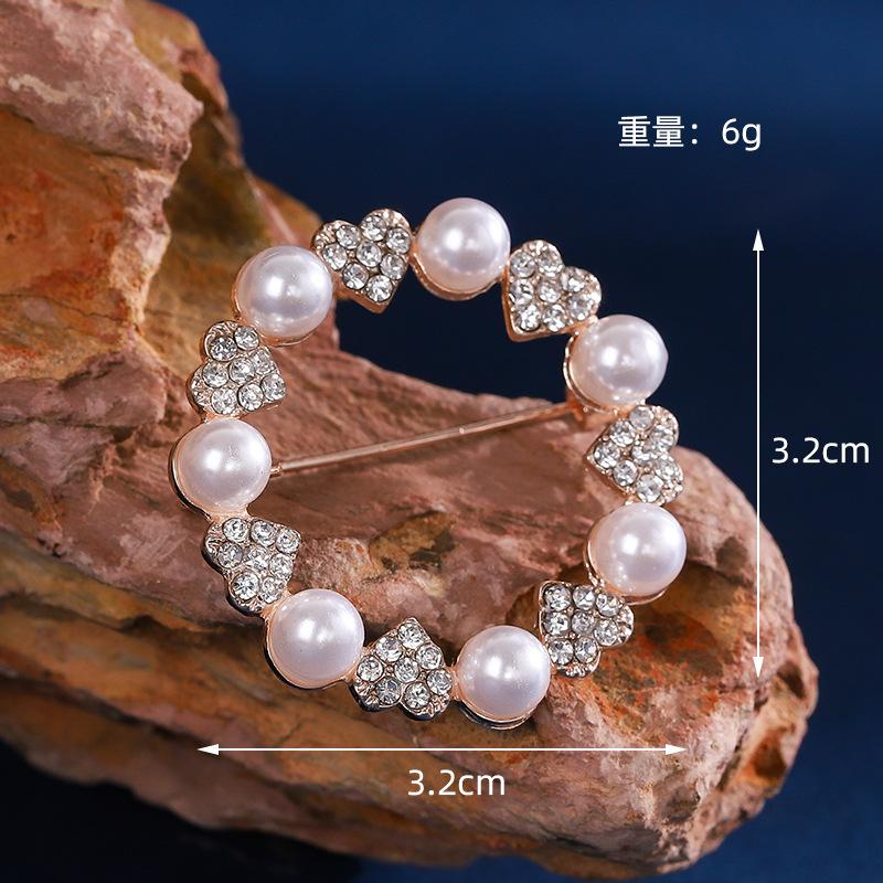Brooch Women's Pearl Brooch High-Grade Camellia Inlaid Diamond Horse Year Immediately Rich DIY Empty Support Wholesale