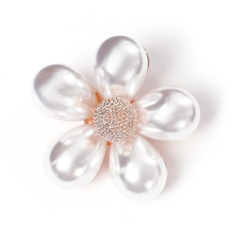 Brooch Women's Pearl Brooch High-Grade Camellia Inlaid Diamond Horse Year Immediately Rich DIY Empty Support Wholesale
