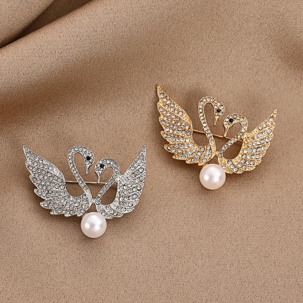 High-Grade Swan Brooch Women's All-Match Pin Fashion Personalized Corsage Korean Style Elegant Simple Anti-Exposure Accessories