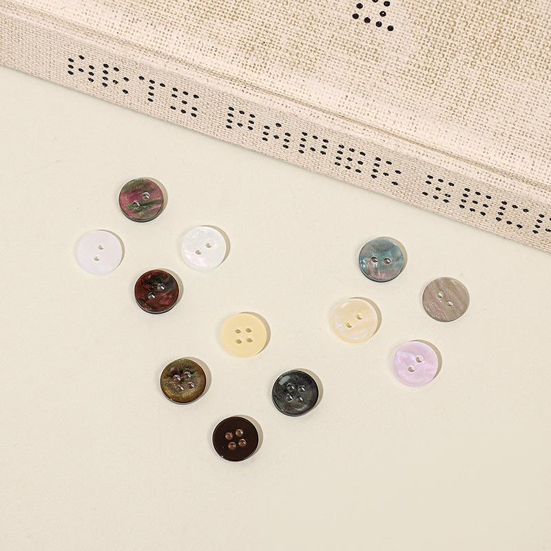 Resin Four-Eye Two-Eye Button Shirt Imitation Shell Small Button Fashion Manufacturer Sweater Clothing Accessories Factory Button