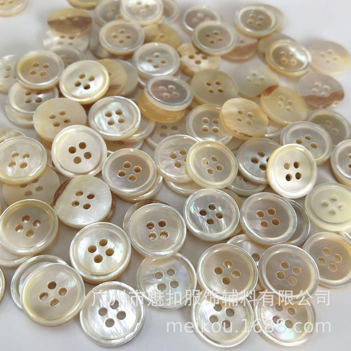 Spot Goods Taro Shell Buckle round Edge Thin Edge Shirt Button White Butterfly White Black Butterfly Shell Button River Shell Button Horseshoe Screw